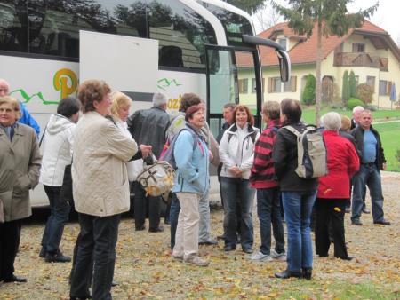 Sprejem gostov iz Velikih Lašč in dvig zastave v čast Šafarskemu v okviru vseslovenske akcije Moja dežela-lepa in gostoljubna 1